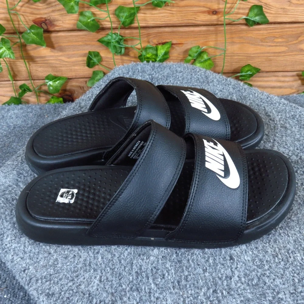 Nike Benassi Duo Ultra Women Sandals Size 9 Sport Pool Beach Slides Black White